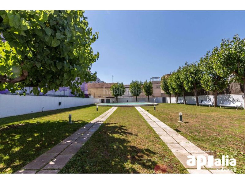 Foto ba56ce10-c119-4f6d-99a2-1b5adde1700f. Pis amb calefacció piscina a Eixample Sabadell