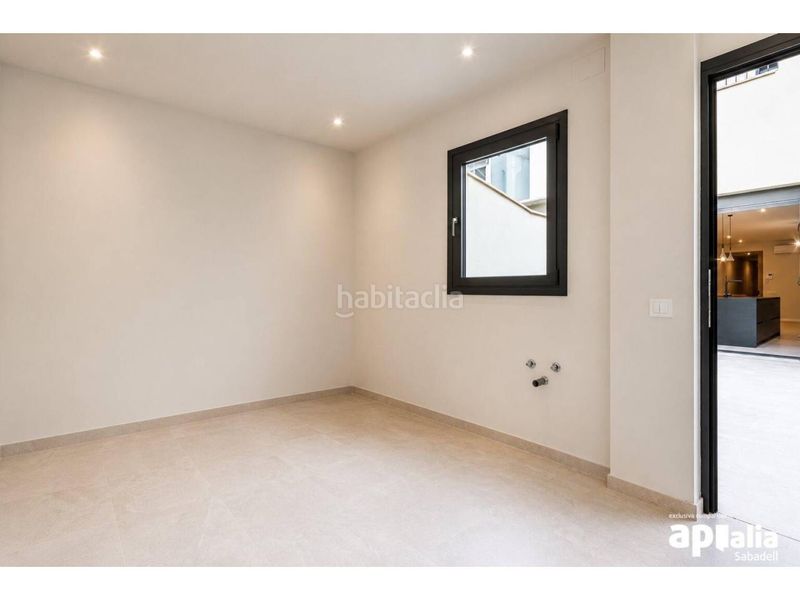 Foto 09a7a8eb-ce44-4526-9f9e-e843ef45756c. Casa amb calefacció a Centre Sabadell