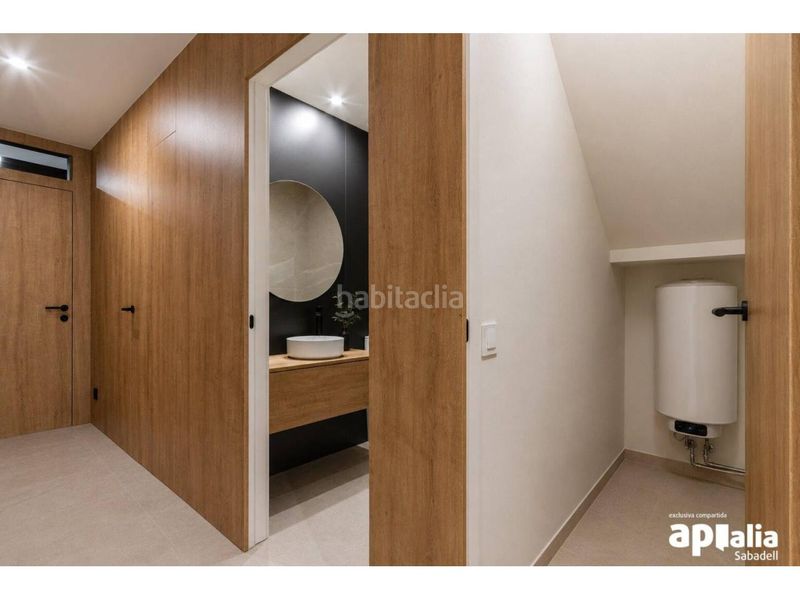 Foto 40ac9a7f-5d51-4327-a964-6a007f5a5a42. Casa amb calefacció a Centre Sabadell
