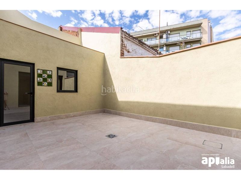 Foto 64a9b1a4-bbf5-4829-92b0-1dfe03418479. Casa amb calefacció a Centre Sabadell