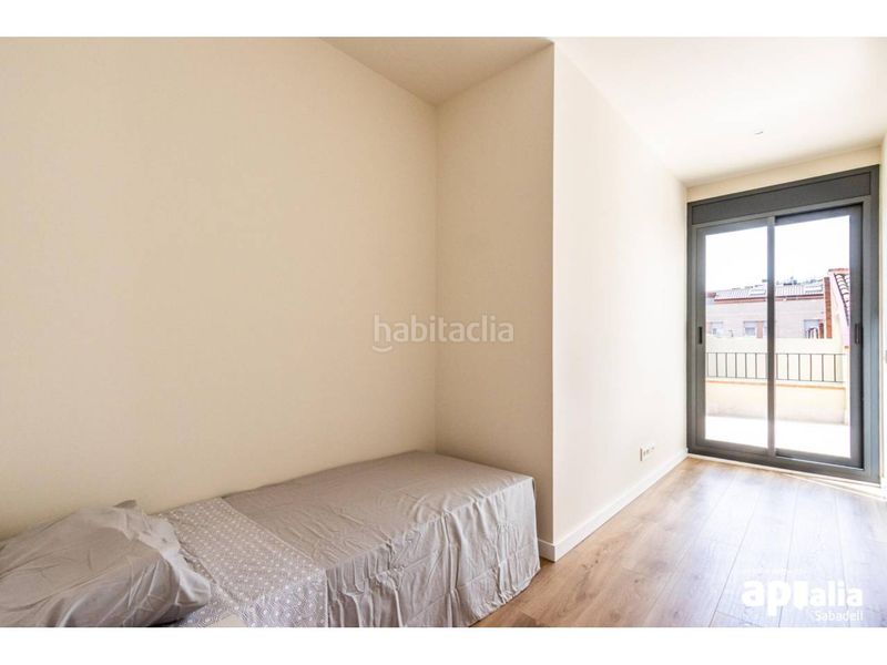 Foto 8500a731-e996-438d-9ea5-903a432850e8. Casa amb calefacció a Centre Sabadell