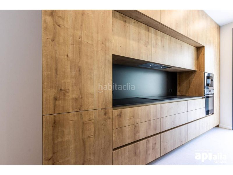 Foto a06713f3-2276-4159-aec3-821b48868889. Casa amb calefacció a Centre Sabadell
