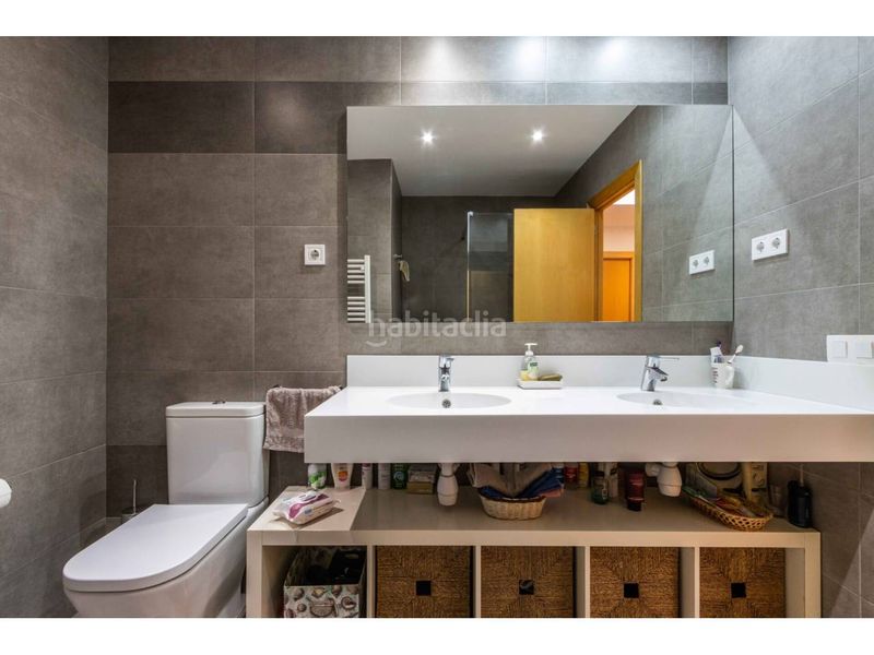 Foto 5f7e79de-0c95-44fd-ab7c-184c58d98126. Casa amb calefacció aparcament piscina a Poble - Casc Antic Castellar del Vallès