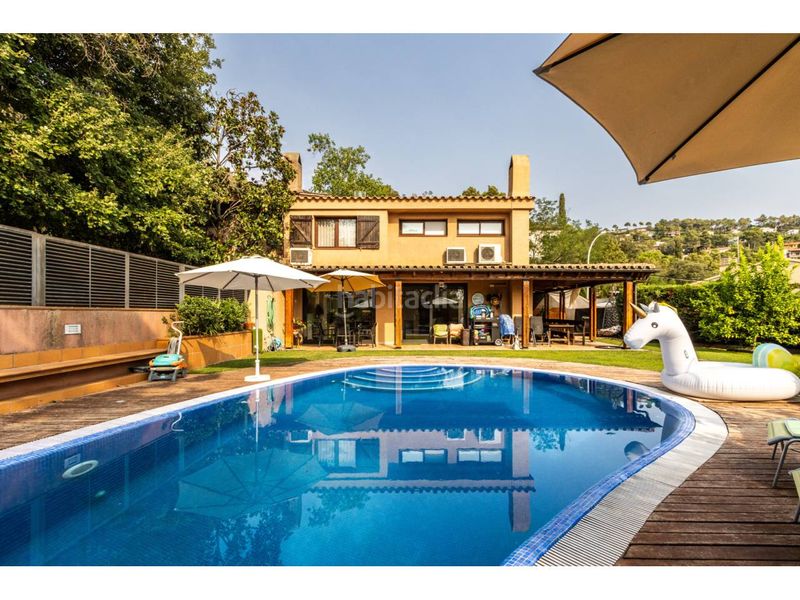 Foto 908f16dd-ee65-443f-b02e-0f53a12d9eb9. Casa amb calefacció aparcament piscina a Poble - Casc Antic Castellar del Vallès