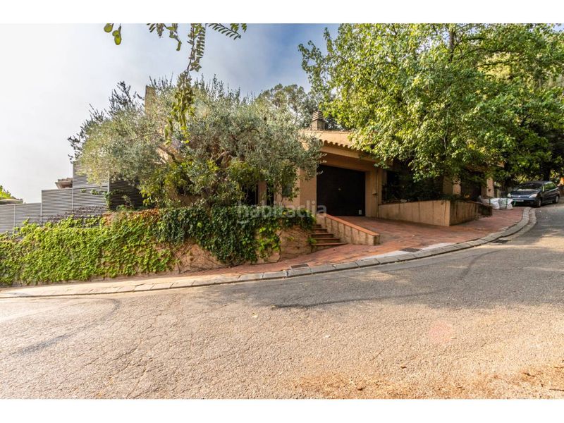 Foto a87b0136-5a06-4bf5-879d-56c4cb5e371d. Casa amb calefacció aparcament piscina a Poble - Casc Antic Castellar del Vallès