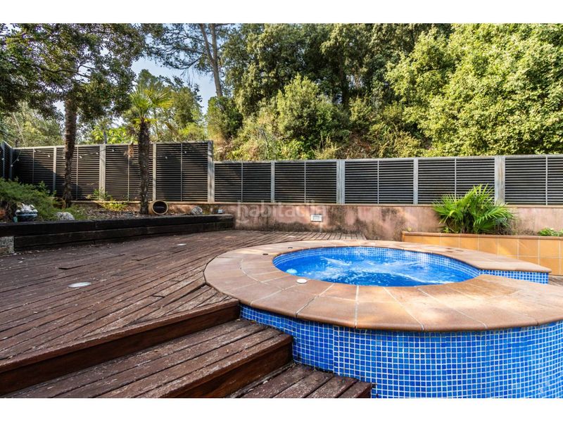 Foto b08e0bfa-bf2d-49c3-a380-0c242a8eefc0. Casa amb calefacció aparcament piscina a Poble - Casc Antic Castellar del Vallès