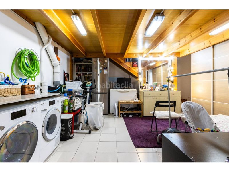 Foto ee42f043-bef1-41a1-8be0-42d8463e9e43. Casa amb calefacció aparcament piscina a Poble - Casc Antic Castellar del Vallès