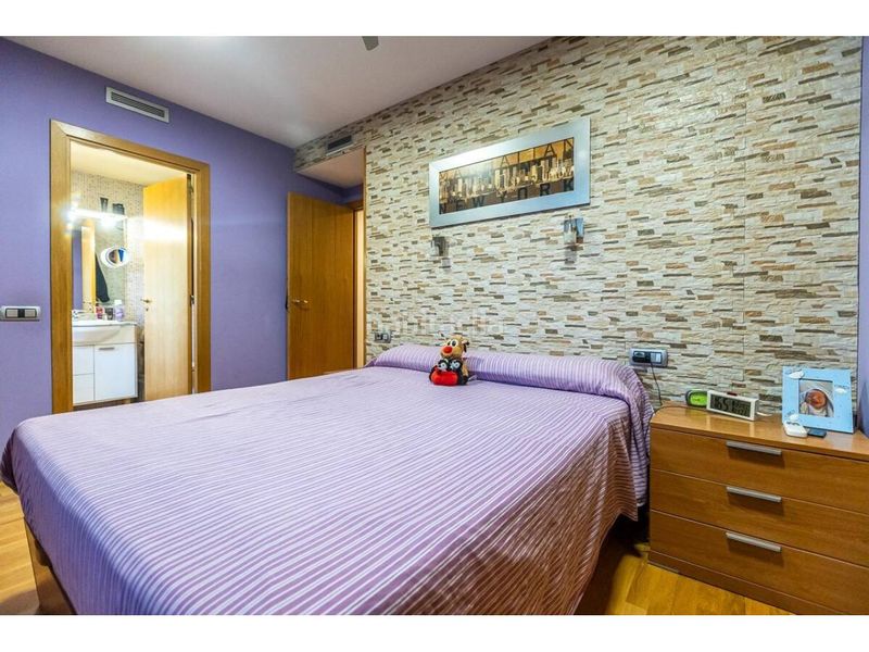 Foto 5ab23853-7aa1-40cf-99f6-7cf612518859. Flat with heating parking in Eixample Sabadell