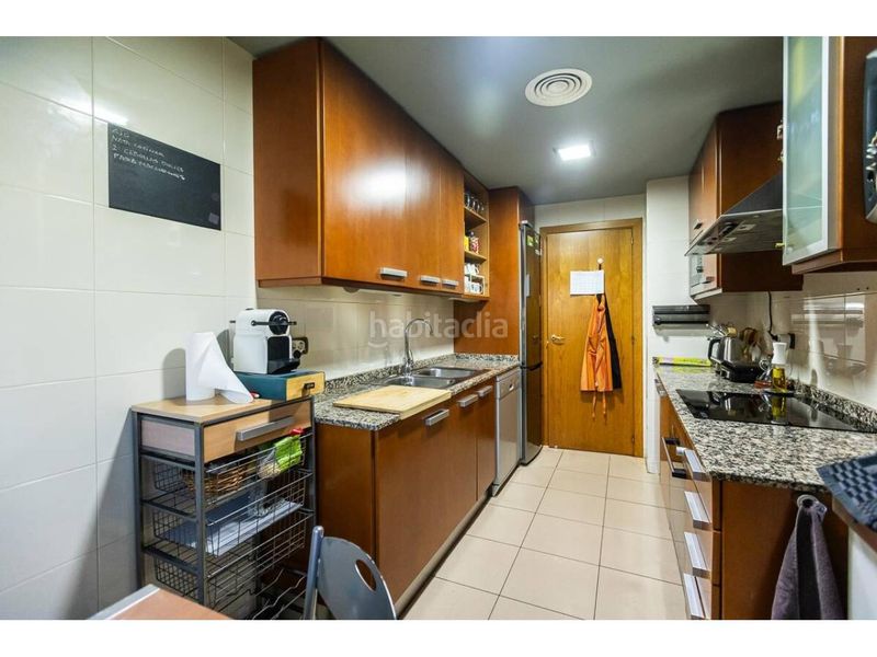 Foto 73fd1959-f904-4e34-b779-0861e7d10e7a. Flat with heating parking in Eixample Sabadell