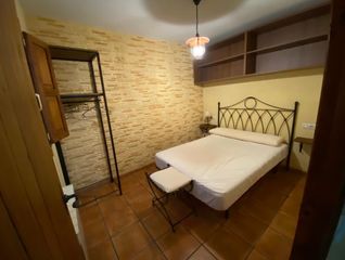 Location Studio  Carrer del mestre jesús ferreres. Estudio en alquiler