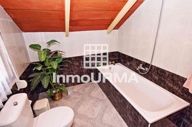 Foto 210c80dd-c8f4-4a88-bf08-77765296dce8. Xalet amb xemeneia aparcament piscina a Monòver