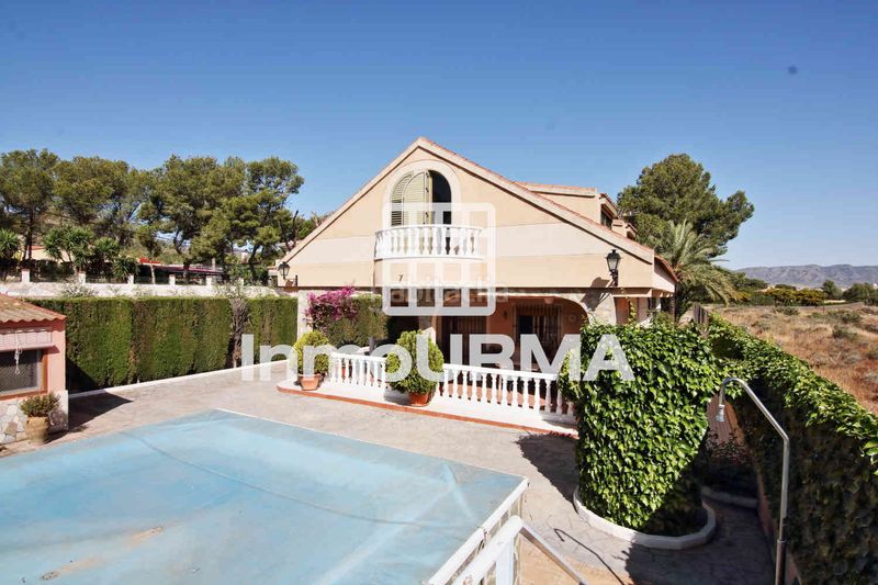 Foto 7e20ad26-9d3d-4d91-a47d-a6a18921a40b. Xalet amb xemeneia aparcament piscina a Monòver