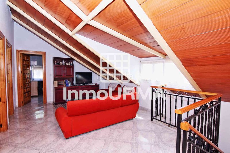 Foto ce5716a5-ee5b-455d-bab5-e50e32a41f7f. Xalet amb xemeneia aparcament piscina a Monòver