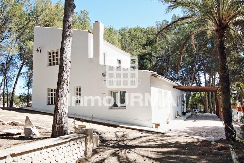 Foto b6d14079-2f29-44e2-81fa-c09e87195158. Xalet amb xemeneia aparcament a Monòver