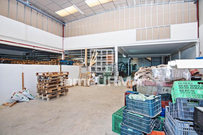 Foto 2ed882c2-c29e-4f49-889f-7774aff372d5. Nau industrial a carrer castella la mancha 6 a Monòver