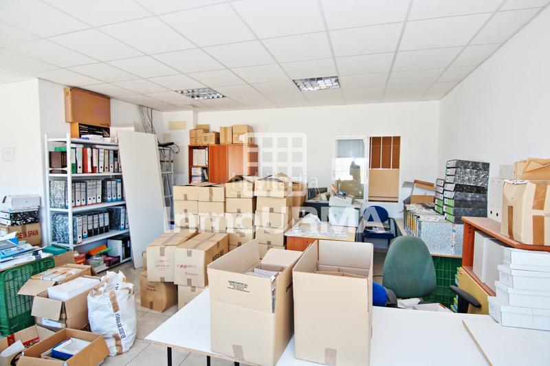 Foto c7b76e43-93a1-443b-b2e3-180f03c3c028. Nau industrial a carrer castella la mancha 6 a Monòver