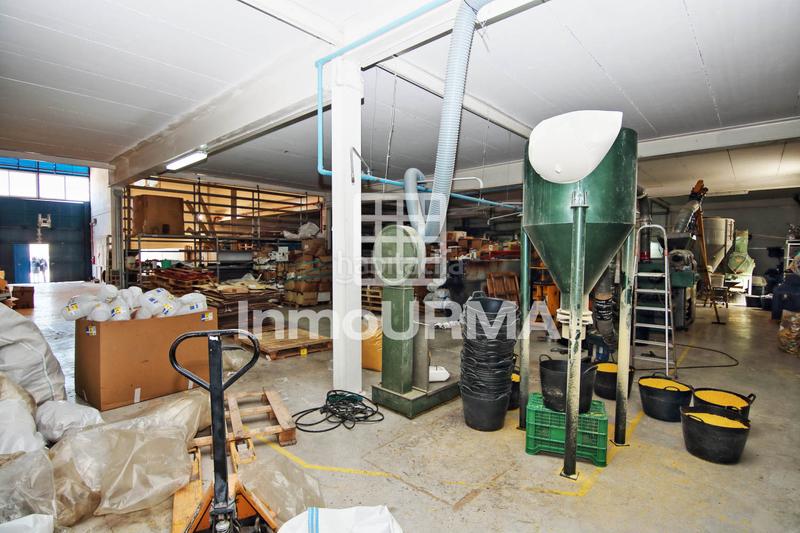 Foto f7e96770-c627-46f6-a80e-fca2739eb515. Nau industrial a carrer castella la mancha 6 a Monòver