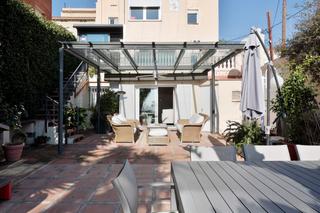 Casa en Vallcarca - Penitents. Preciosa casa unifamiliar con jardin y piscina privada