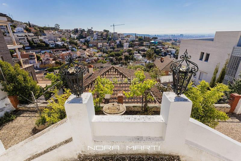 Foto 20e76286-4de9-413c-b44f-19997d198561. Casa con parcheggio piscina in La Miranda Esplugues de Llobregat