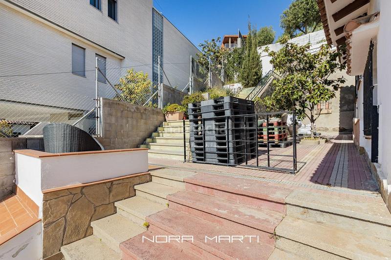 Foto 5a3fa90a-31ea-42d1-8940-62d914c593b1. Casa con parcheggio piscina in La Miranda Esplugues de Llobregat