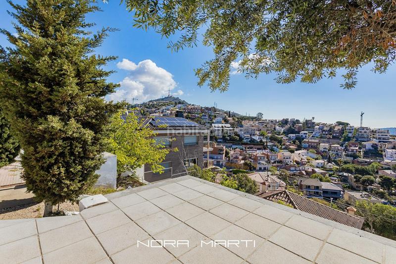 Foto 6b9911ae-22e4-4b31-ab44-a125cda20993. Casa con parcheggio piscina in La Miranda Esplugues de Llobregat