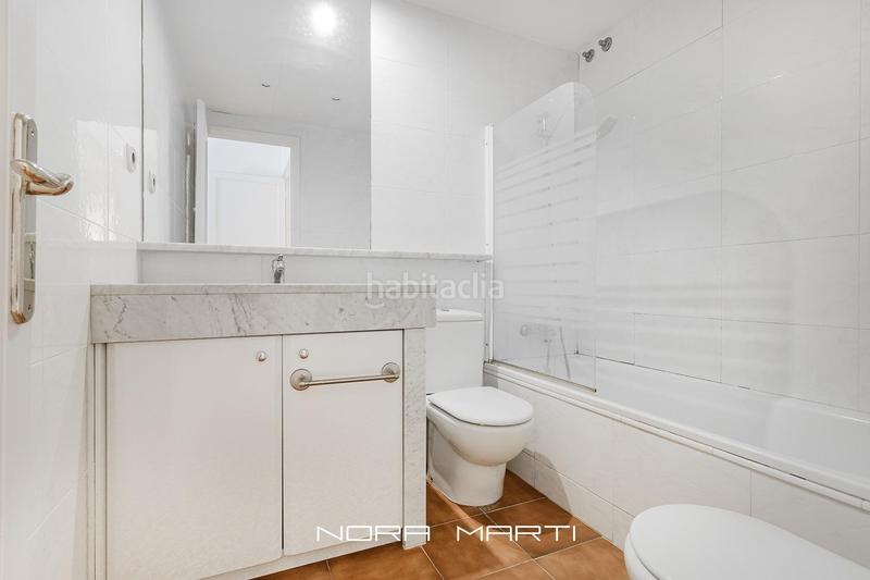 Foto e0841f4c-fb14-424c-bd24-83ec25c18665. Casa con parcheggio piscina in La Miranda Esplugues de Llobregat