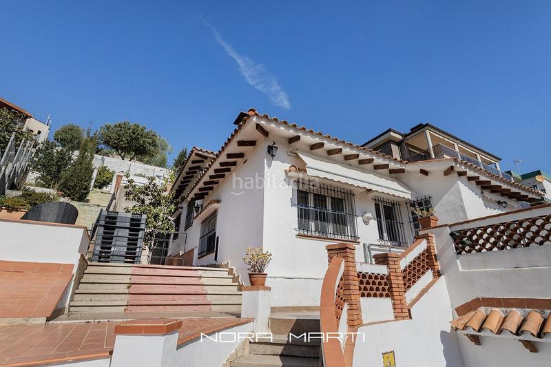 Foto e47b9dfb-d751-41c0-8d4f-61e18af0334d. Casa con parcheggio piscina in La Miranda Esplugues de Llobregat