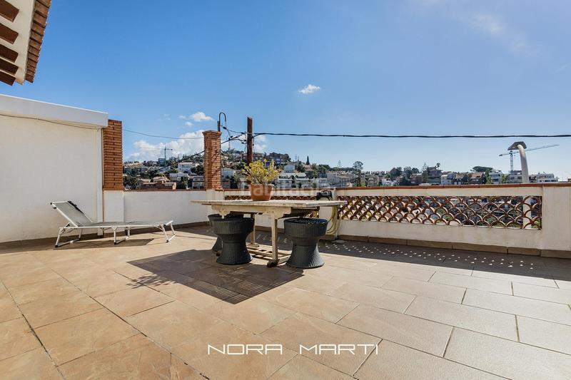 Foto ee62f40f-0f75-48ba-9cd8-dd78d8658b8b. Casa con parcheggio piscina in La Miranda Esplugues de Llobregat