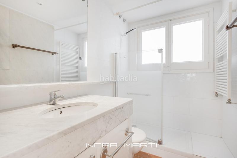 Foto ff6cbb08-8c0b-4828-b99b-9df06c229f05. Casa con parcheggio piscina in La Miranda Esplugues de Llobregat