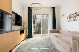 Location Appartement à Sagrada Família. Piso en alquiler amueblado y luminoso con balcón en la calle ros