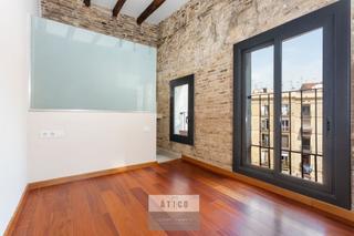 Location Attique à St. Pere - Sta. Caterina - El Born. Atico en rec comtal pza. sant pere
