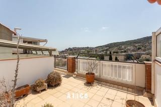 Penthouse in Horta. Luminoso sobreático con terrazas y muchas posibilidades en zona