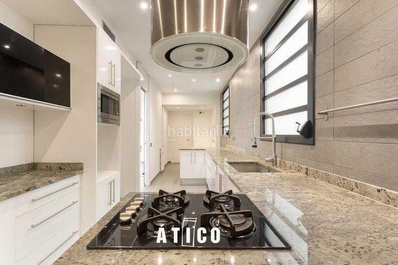 Foto d12080d3-a6ce-441e-b9fd-8f39859594e4. Attico con riscaldamento parcheggio in Sant Gervasi - Galvany Barcelona
