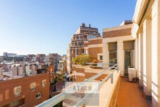 Lloguer Àtic a La Vila Olímpica del Poblenou. Ático bogatellarquitecte sert