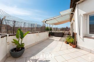 Àtic a Guinardó. Atico con terraza soleado en calle muy tranquila