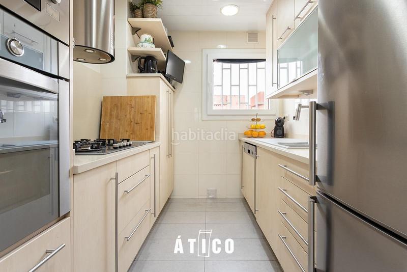 Foto 22bbd9b6-f46c-4fd6-a20f-aa70145dd60b. Dachwohnung mit heizung in Guinardó Barcelona