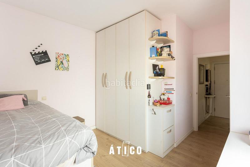 Foto 3975ef29-732f-4ab3-9ce9-c54aacf698ea. Dachwohnung mit heizung in Guinardó Barcelona