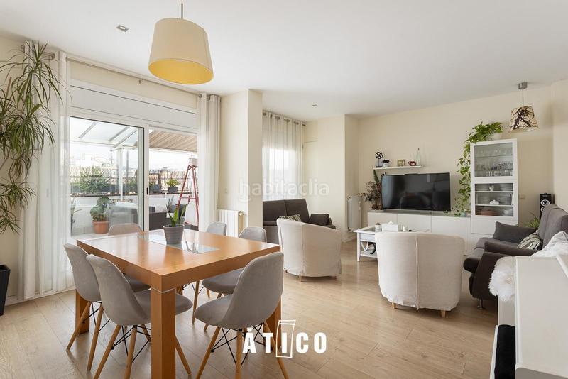 Foto b99f9728-ddd8-45ec-8322-76f74f39d996. Dachwohnung mit heizung in Guinardó Barcelona