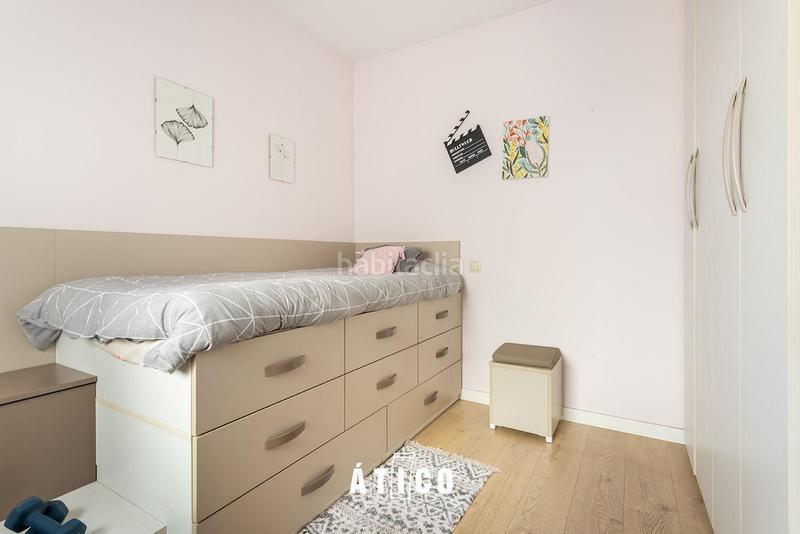 Foto ece176b5-e4d2-4b71-82a8-94322072f43e. Dachwohnung mit heizung in Guinardó Barcelona