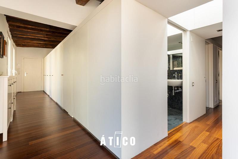 Foto 491e69cd-faf2-41be-809c-a1c05c279e4b. Location attique avec chauffage dans Raval Barcelona