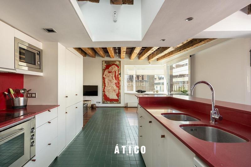 Foto 39732335-e4d9-4954-83c9-6f41aeed0e1f. Rent penthouse with heating in Raval Barcelona