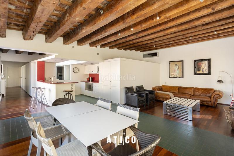 Foto 46b23d19-6978-481c-8383-32852d7eebdc. Rent penthouse with heating in Raval Barcelona