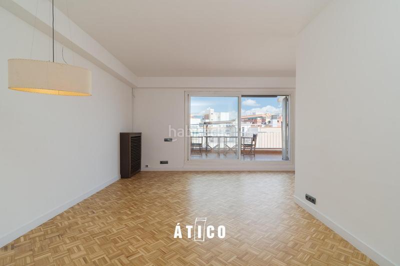 Foto 25151076-c856-4d58-8259-f3a43d3d023b. Ático atico luminoso con terraza en zona muy tranquila en Barcelona