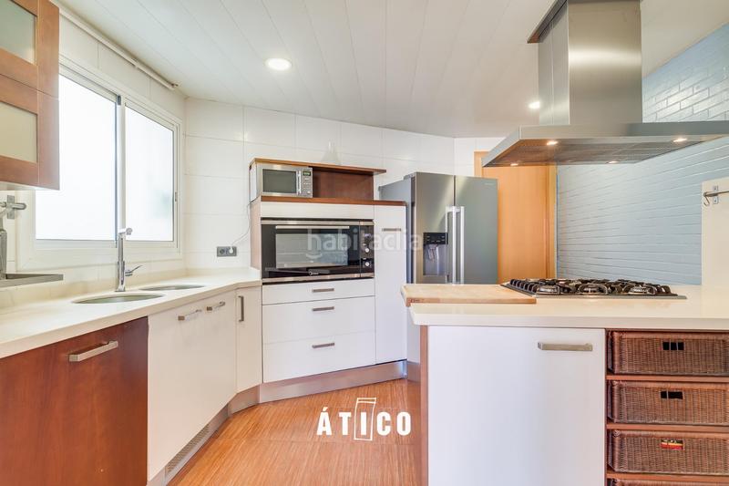 Foto 4018f66b-e603-4ae5-9089-95eae006d14a. Ático atico luminoso con terraza en zona muy tranquila en Barcelona