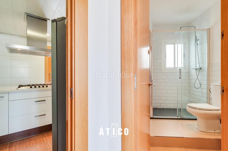 Foto 5fad0af1-61b0-4f12-a4f3-438171439ee4. Ático atico luminoso con terraza en zona muy tranquila en Barcelona