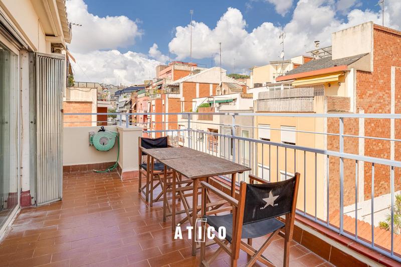Foto 8311b0f1-65e5-4403-b817-2fa4e841de3b. Ático atico luminoso con terraza en zona muy tranquila en Barcelona