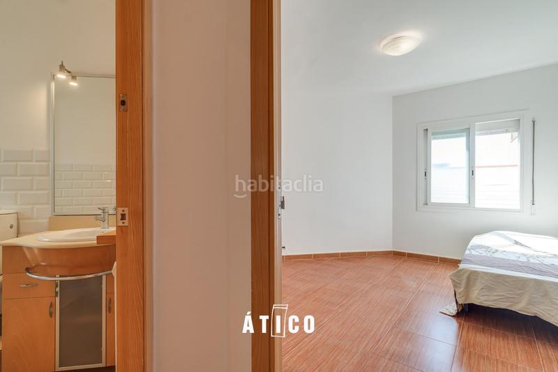 Foto b5bb769c-a430-4b99-9f6b-26e72fd409bf. Ático atico luminoso con terraza en zona muy tranquila en Barcelona