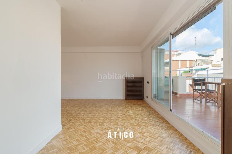 Foto bdebb5e5-1080-49b9-8c3a-76975c301a91. Ático atico luminoso con terraza en zona muy tranquila en Barcelona