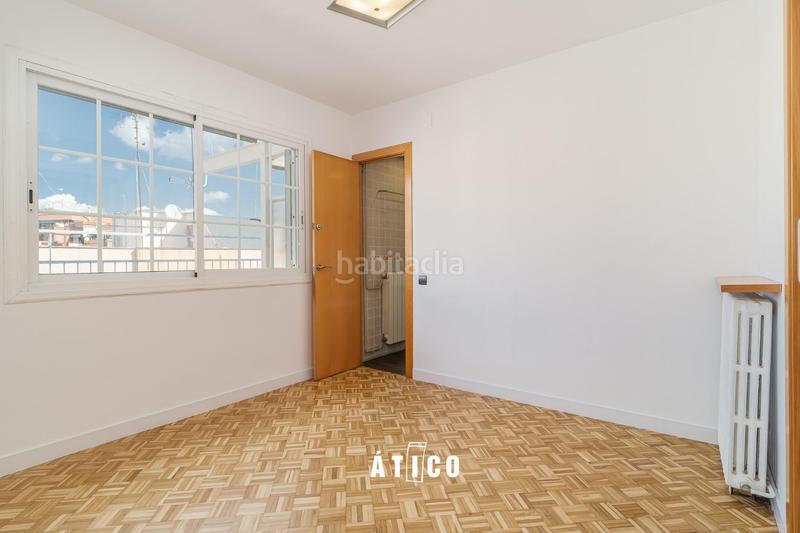 Foto d28f9c3a-0b44-40de-a696-f990b57f40df. Ático atico luminoso con terraza en zona muy tranquila en Barcelona