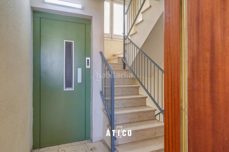 Foto d2ff4ebb-b687-4ad7-8271-16277575959c. Ático atico luminoso con terraza en zona muy tranquila en Barcelona